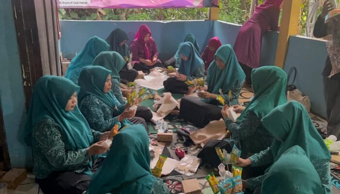 GOW sukses adakan pelatihan pembuatan buket bunga bagi masyarakat Balangan