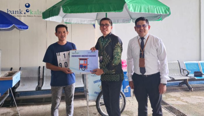 Pedagang pentol di Balangan bersyukur dapat bantuan modal dari Bank Kalsel