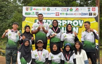 Panahan Balangan usai mendapatkan sejumlah medali pada Kejurprov Kalsel 2025 di Kabupaten Tanah Laut, Jumat (25/4/2025). KATAKUNCI/why