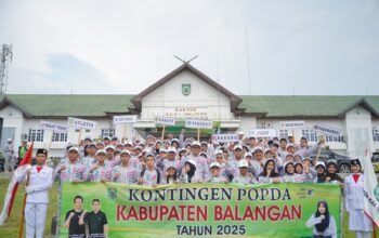 Wabup Balangan dan Plt Kadisporapar Balangan bersama atlet yang akan berlaga pada Popda Kalsel 2025 di Kota Banjarmasin mendatang. KATAKUNCI/ah