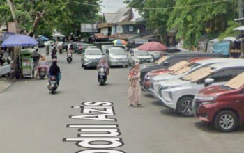 Suasana parkir roda empat di Pasar Induk Amuntai, Kabupaten Hulu Sungai Utara. KATAKUNCI/Google Maps