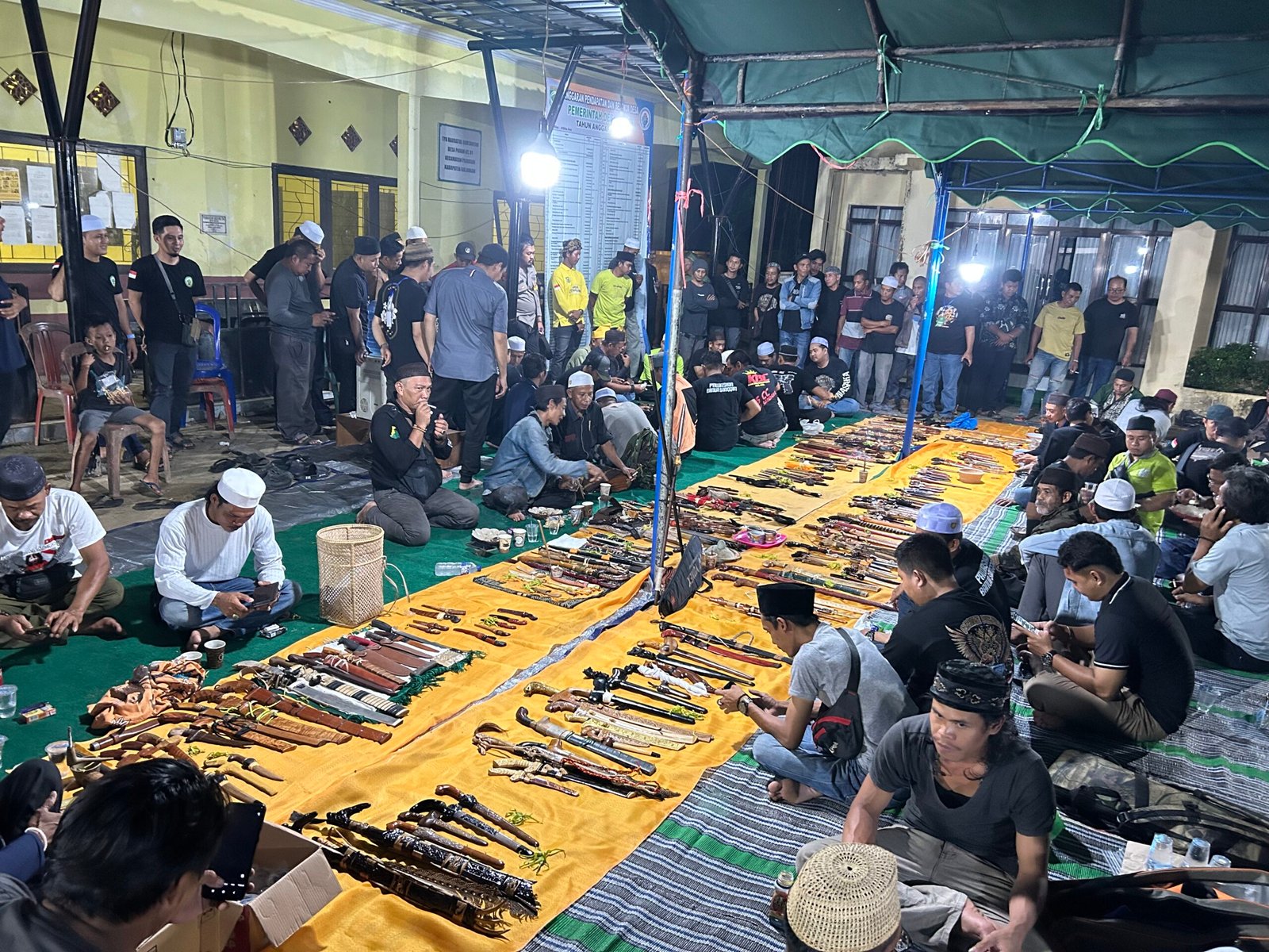 Suasana Kopdar Pawasian Banua Sanggam yang dilaksanakan di Desa Paran, Kecamatan Paringin, Kabupaten Balangan, Sabtu (3/4/2025) malam. KATAKUNCI/ah