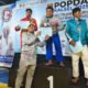 Pelatih Judo Balangan saat memberikan piagam kepada atlet Judo asal Balangan. KATAKUNCI/ah