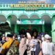 Keluarga bersama dengan jamaah calon haji Kabupaten Hulu Sungai Tengah.