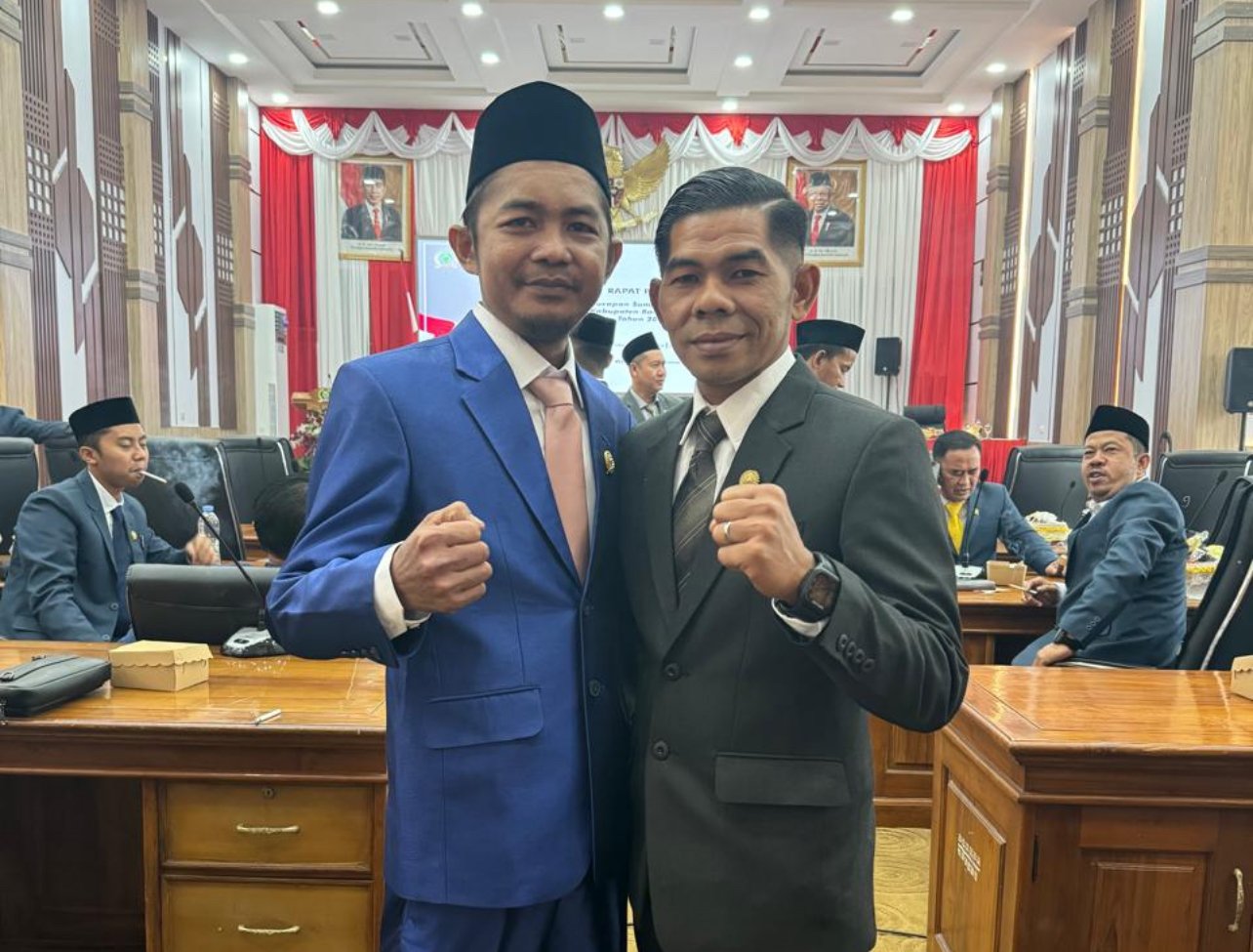 Saat Hanil Tamjid (kanan) berfoto dengan Syamsudinoor (kiri) beberapa waktu lalu.