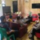 Pengelola Program Promosi Kesehatan di UPT Puskesmas Sungai Turak Ani Lydia saat mensosialisasikan inovasi tersebut kepada pihak terkait. KATAKUNCI/Lydia