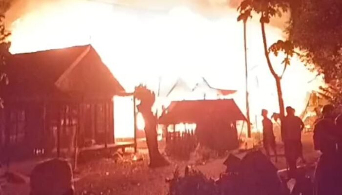 9 rumah di HST diamuk si jago merah