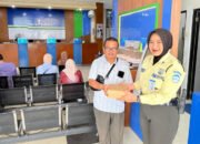 Bank Kalsel berbagi kepada nasabah pada perayaan maulid Nabi Muhammad SAW