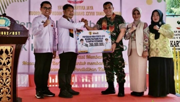 Pemkab HST serahkan hibah untuk rehabilitasi TK Kartika V-25 Barabai