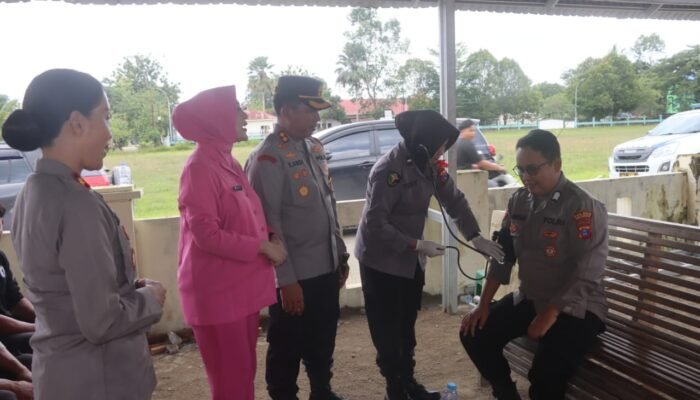 Bukan Sekadar Komando, Kapolres Balangan Terjun Langsung ke Halong, Pastikan Petugas Fit dan Logistik Terjamin  ​