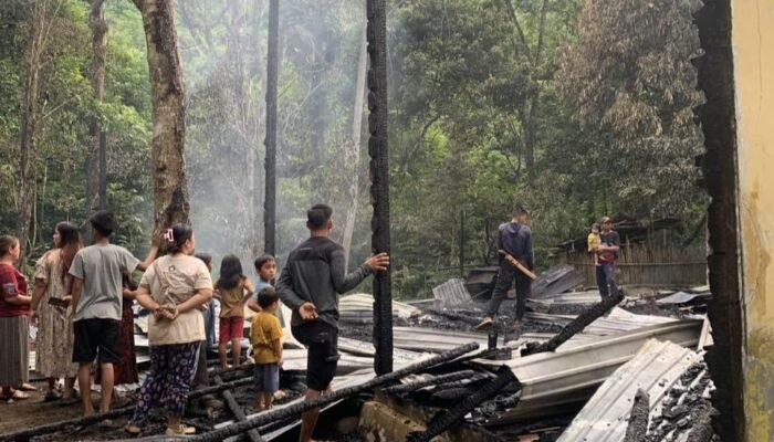 Si jago merah hanguskan dua rumah di Desa Patikalain HST