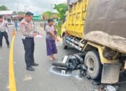 Pemotor Tabrak Truk di Dekat SMPN 13 HST, Korban Alami Patah Kaki