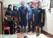 Tim Damkar HST Amankan Ular “Sambur” di Rumah Ketua RT Banua Binjai