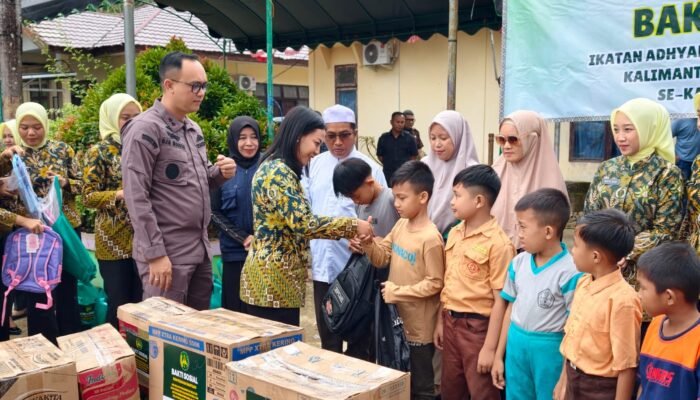 Peduli korban banjir, IAD Wilayah Kalsel dan Balangan berikan bantuan berupa sembako hingga alat tulis