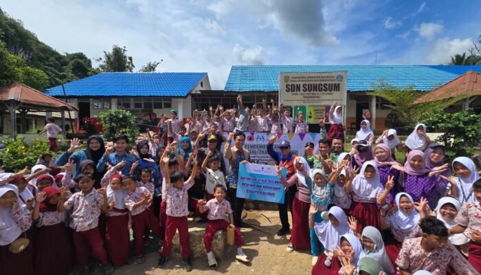 Bank Kalsel dukung trauma healing anak korban banjir di Balangan