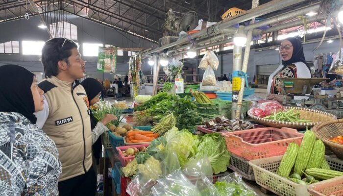 Satgas Saber Polres Balangan pantau harga di pasar pastikan mutu terjamin