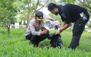 Polres HST Gelar Kerja Bakti di Masjid Agung Barabai Jelang Ramadhan