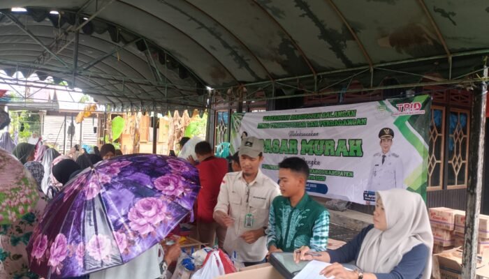 Jaga stabilitas ekonomi, Satgas Saber Polres Balangan gelar pasar murah