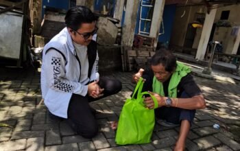 Lebih dari Sekadar Pena, Kala Wartawan Balangan Mengetuk Pintu Hati di Bulan Suci   