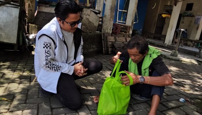 Lebih dari Sekadar Pena, Kala Wartawan Balangan Mengetuk Pintu Hati di Bulan Suci   
