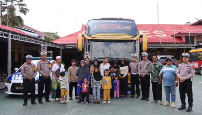 Layanan Bus Gratis Arus Balik Diberikan Polres HST dalam Rangka Operasi Ketupat Intan