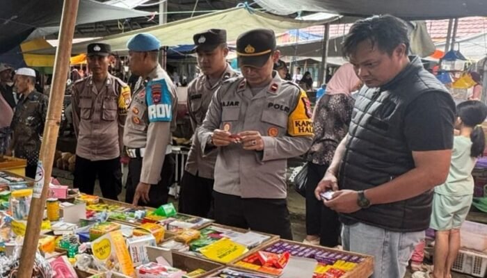 Warga Halong Tenang, Polsek Halong Pastikan Harga Sembako Stabil dan Bebas Produk Kedaluwarsa