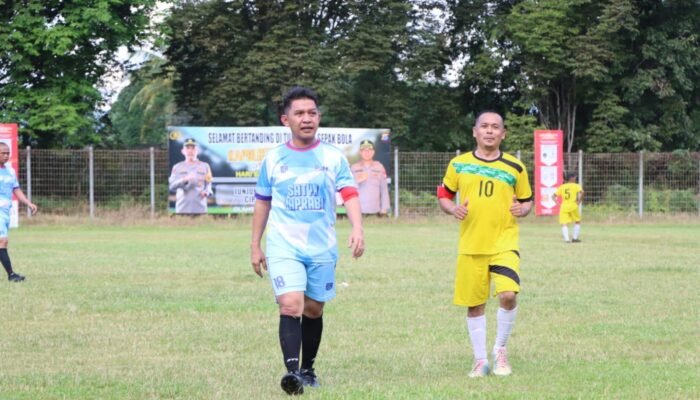 PJM Polres Hajar Balu FC 4-0, Kapolres Turun Main Bikin Penonton Heboh