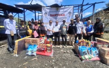 Tanggap Cepat, Pemkab HST Salurkan Bantuan Bagi Korban Kebakaran Banua Jingah