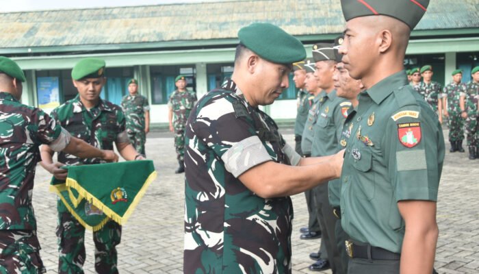 Enam Prajurit Kodim 1002/HST Naik Pangkat, Dandim: Ini Amanah Moral Tinggi