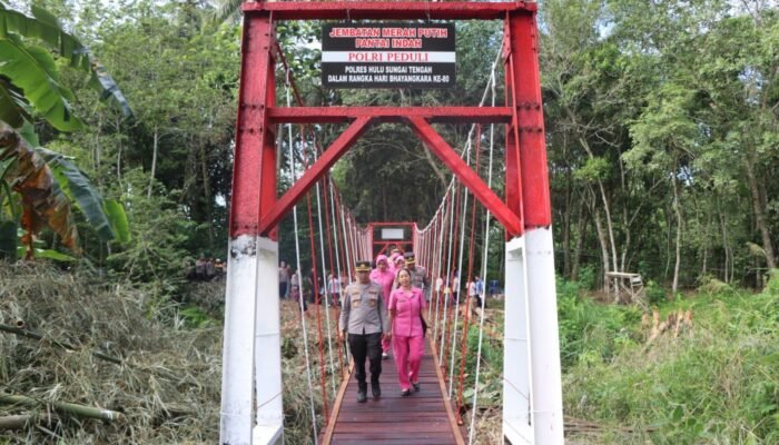 Jembatan Merah Putih Resmi Diresmikan, Wujud Pengabdian Polres HST di Tengah Masyarakat