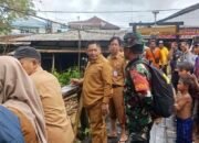 Sungai Barabai Meluap Bawa Ranting dan Bambu, Bupati Langsung Turun Tangan Atasi Genangan