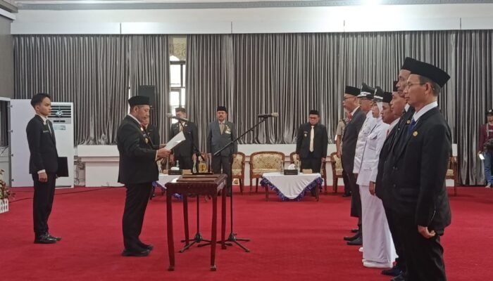 Bupati HST lantik pejabat baru, tekankan untuk adaptif dan inovatif
