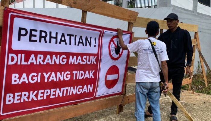 Pastikan Proyek Steril, PUPR Perkim Balangan Pasang Pagar Pengaman di Kawasan Istana Anak Yatim