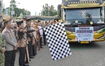 Abdul Hadi Lepas Keberangkatan 214 Calon Jemaah Haji Balangan