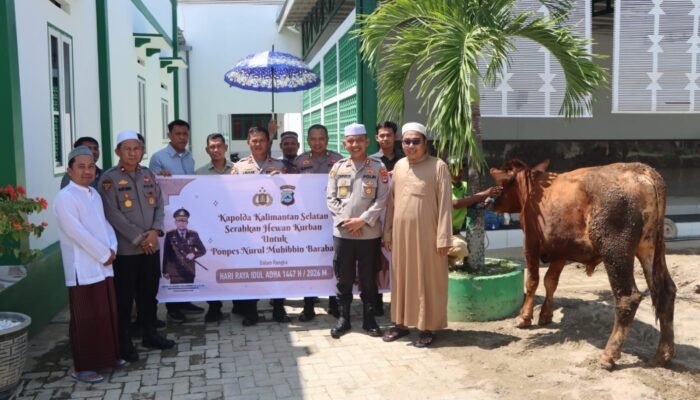 Polres HST Serahkan Hewan Kurban dari Kapolda Kalsel ke Ponpes Nurul Muhibbin