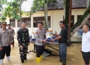 Sinergi TNI‑Polri, Tinjau Lokasi Banjir dan Salurkan Bantuan ke Warga HST