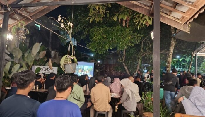 Penasaran Tinggi, Ratusan Warga Barabai Padati Pemutaran Film Pesta Babi