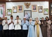 Penuh Kehangatan, Ketua DPRD Balangan dan Bupati Abdul Hadi Silaturahmi di Momen Idul Fitri