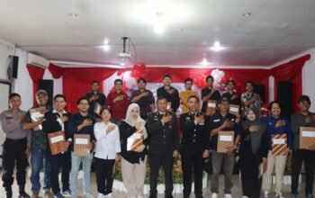 Polres HST Berikan Penghargaan kepada Insan Pers, Perkuat Sinergi pada Hari Bhayangkara ke-80