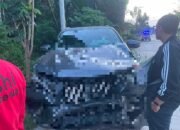 Diduga Pengemudi Mengantuk, Pikap Tabrak Fortuner di Perempatan Banua Jingah