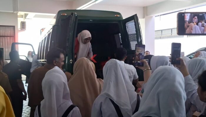 Di Luar Dugaan: Siswa SMP Masuk Kantor Kejaksaan Negeri HST, Ini Tujuannya