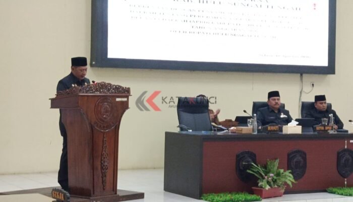 Bupati Samsul Rizal Serahkan Raperda Perubahan APBD 2026 ke DPRD HST