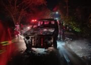 Mobil Dinas RSHD Barabai Terbakar di Jalur Lingkar Walangsi, Tujuh Penumpang Selamat