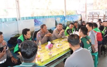 Kapolres HST Silaturahmi Bersama Pengemudi Ojol, Jalin Sinergi Jaga Keamanan dan Ketertiban