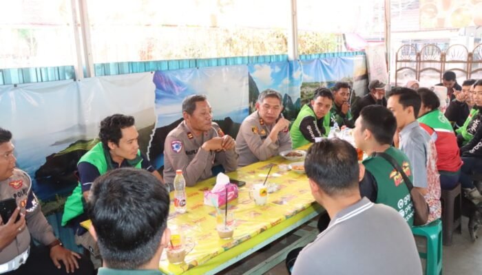 Kapolres HST Silaturahmi Bersama Pengemudi Ojol, Jalin Sinergi Jaga Keamanan dan Ketertiban