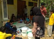 Sinergi Mahasiswa dan DLH HST, Warga Hinas Kanan Kini Mampu Buat Pupuk Sendiri