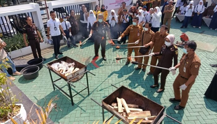 Kejaksaan Negeri HST Musnahkan 105 Barang Rampasan dari 27 Perkara