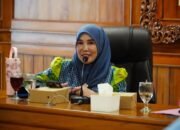 Tanggapi Ancaman Kemarau, Bunda Sri Puji Kebersamaan Warga dan Relawan dalam Penanganan Karhutla