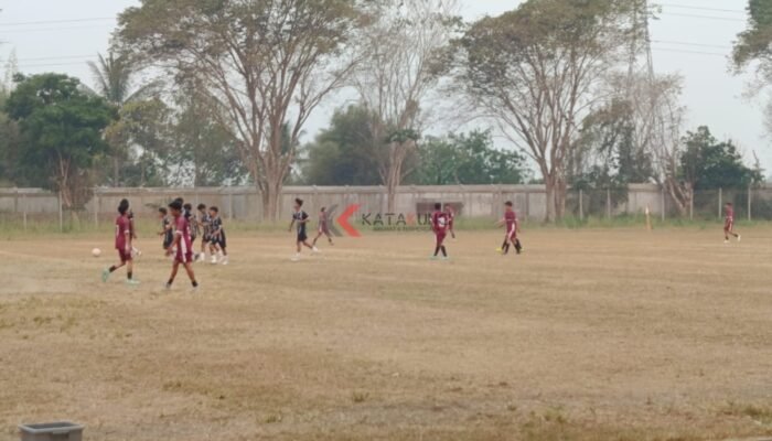 SMAN 8 Barabai Hancurkan SMAN 4 Barabai 5-0, Amankan Tiket 8 Besar Kapolres HST Cup