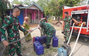 Kemarau Melanda, Kodim 1002/HST Salurkan Air Bersih untuk 297 KK di Muara Rintis
